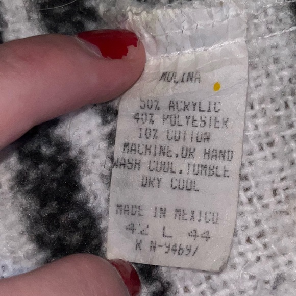 Poncho - Picture 2 of 2